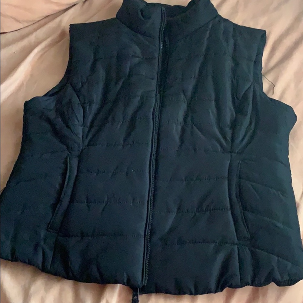 Black areopostale vest